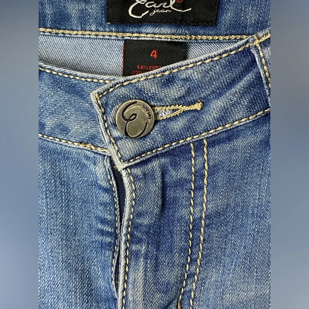 Earl Jeans Women's Blue capris Jeans - Picture 3 of 5